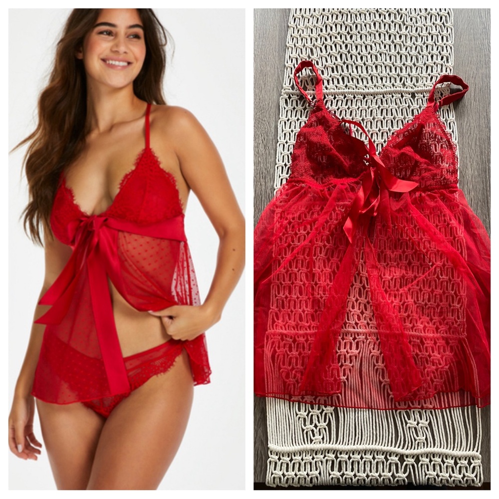 NEW Victoria Secret sheer lace open front slip